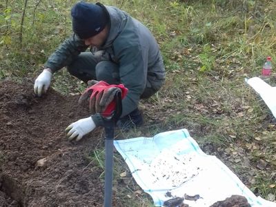 Неизвестного красноармейца обнаружили поисковики отряда «Кобальт» в Темкинском районе