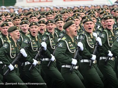 Московские поисковики приняли участие в военном параде в ознаменование 79-й годовщины Победы в Великой Отечественной войне