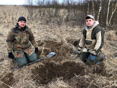 Двух красноармейцев обнаружили поисковики отрядов «Победа» и «Высота 201.2» в Ржевском районе