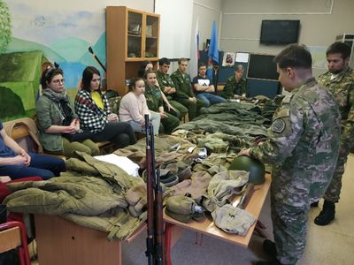 Московские поисковики провели лекцию по истории военной формы одежды